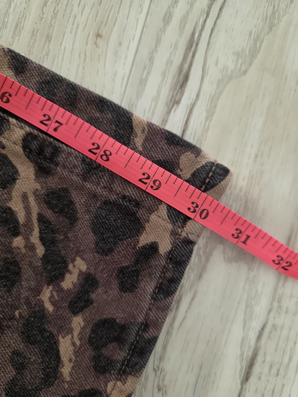 Abercrombie & Fitch Curve Love Low Rise Baggy Jean Leopard 29x30 - Picture 6 of 10